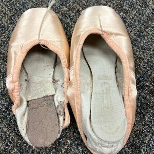 Stinky Used old pointe shoes